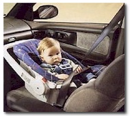 You should never place a childseat in front of an airbag as illustrated in this photo.
